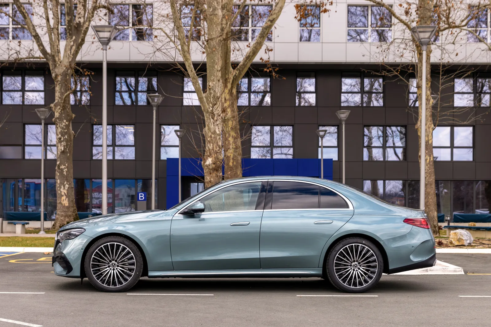 Mercedes-Benz E klasa sa vozačem u Beogradu